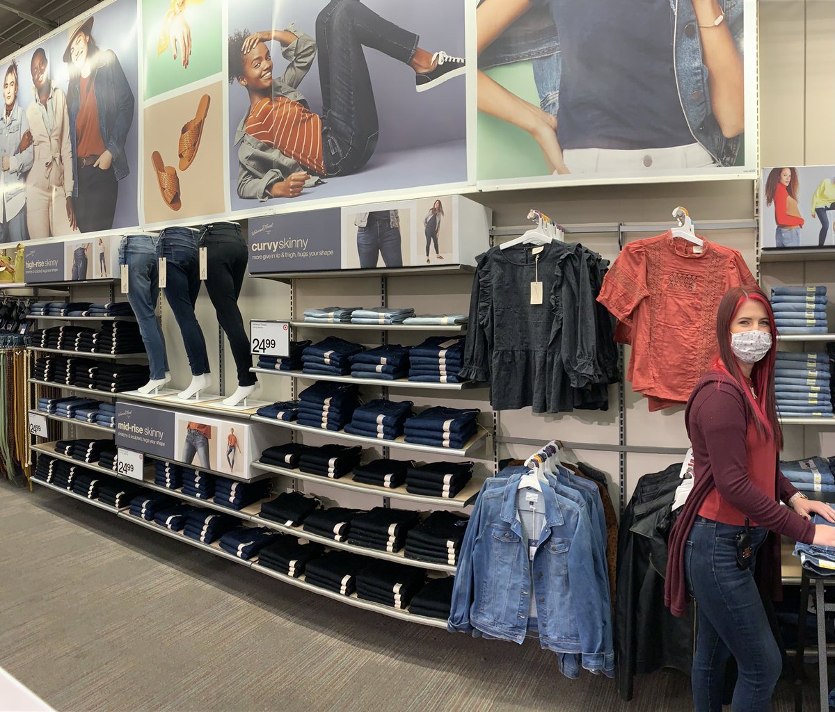 TashaunnaL's tweet photo. Love when you can have a crisp Demin wall!! Style team driving great visual standards!! #target2485 #teammakethedreamwork #demin #UT #Goodfellow #crisp #Diberville https://t.co/kqdP9VyT5P