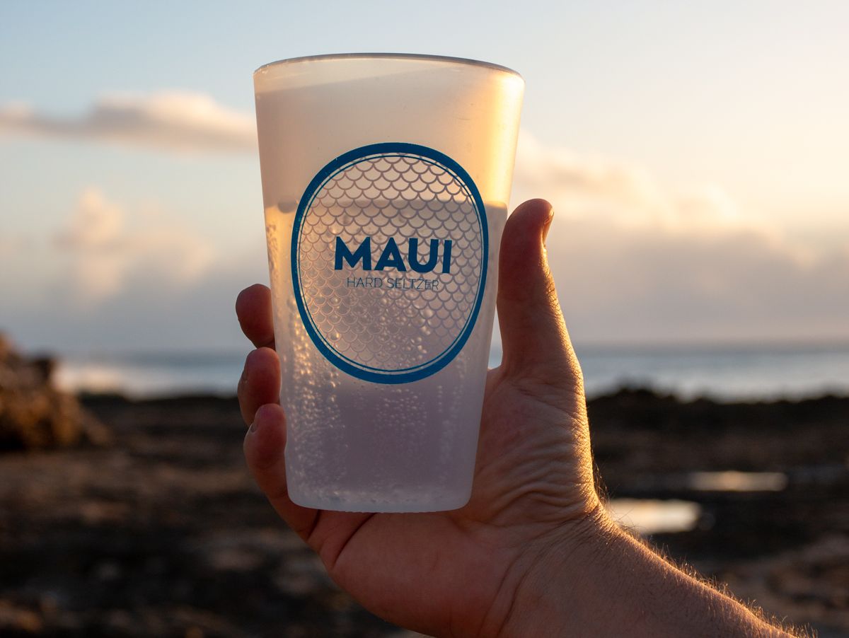 MauiHardSeltzer's tweet photo. Our Maui #HardSeltzer #Silipints are ready for any adventure. Made of sturdy silicone, this twist on the classic #pintglass is #ecofriendly and easy to take with you where ever, whenever. https://t.co/qz1ELpXti5