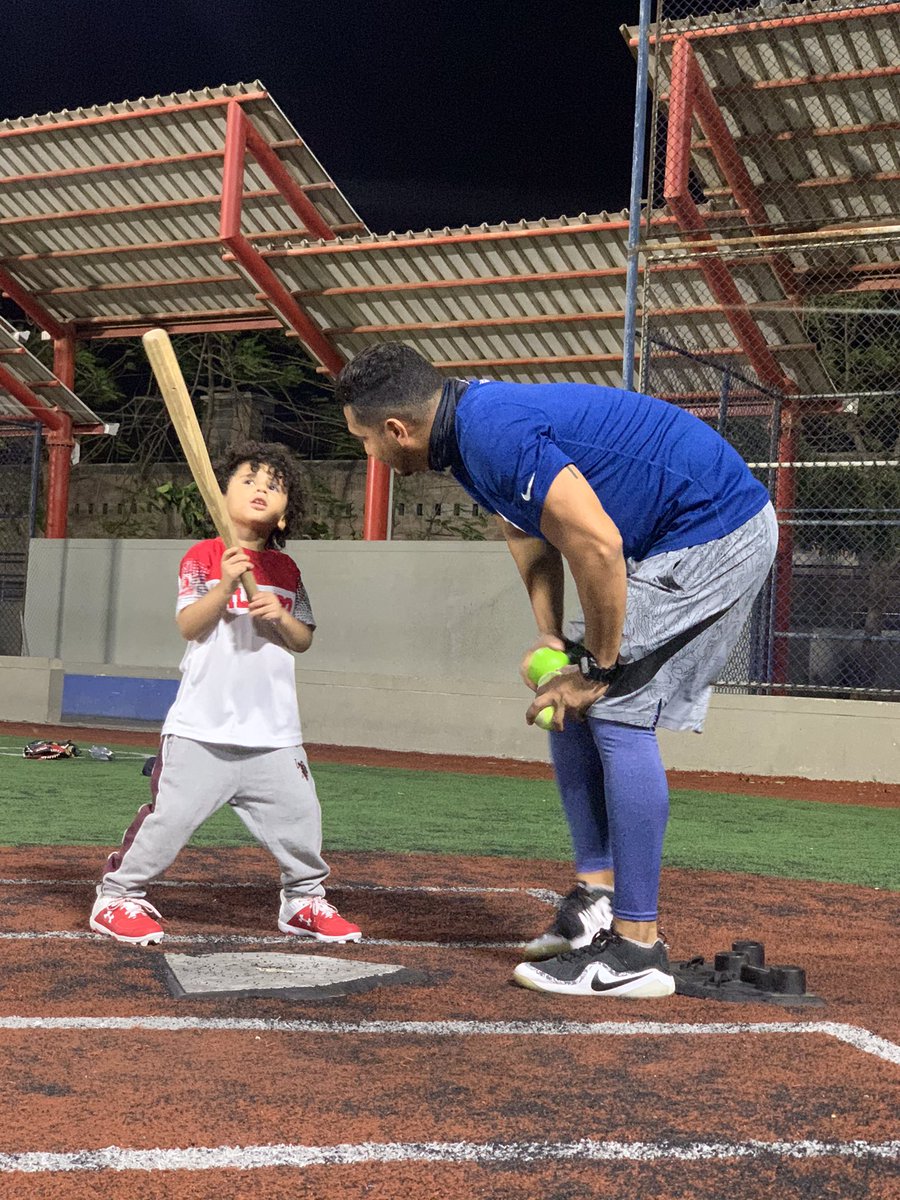 Alfsierra20's tweet photo. Mi Sábado por la Noche #BaseballMode mis niños! https://t.co/atZ6B1oTAA