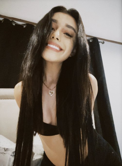 Watch YL's leaked NSFW photo on TwXstars