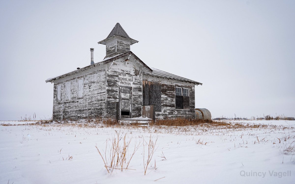More pleasant vibes from this old schoolhouse near Rugby, North Dakota.
