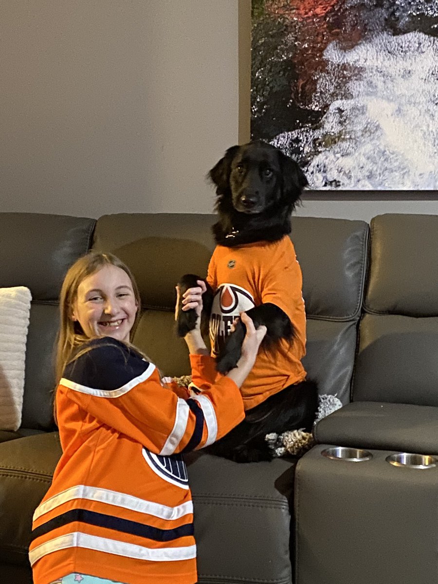 JenHoople's tweet photo. Lets go #Oilers https://t.co/QR5ua7Dl2b