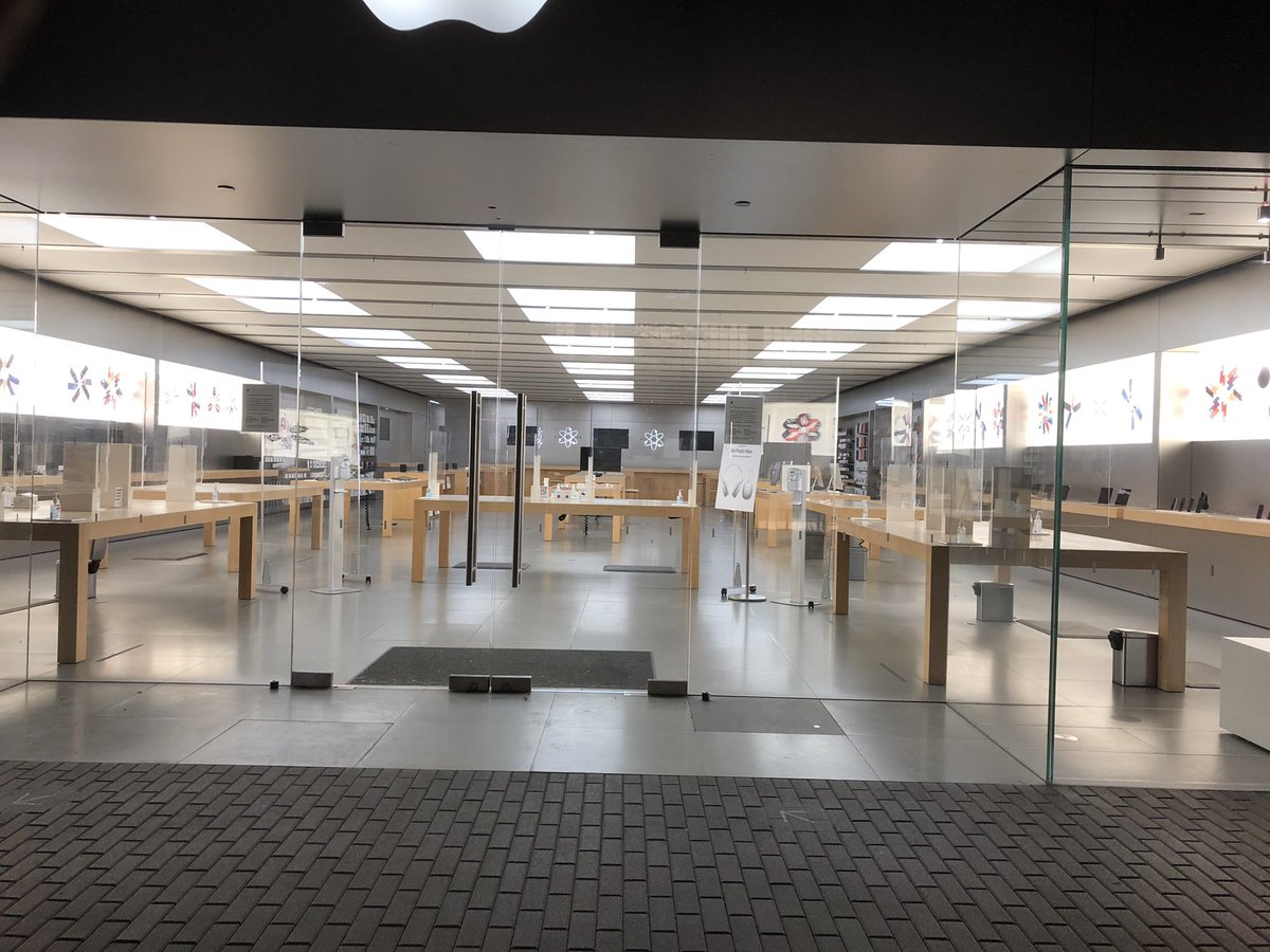 pagerr's tweet photo. Please come back soon😢 #Apple #applestore https://t.co/brNGdpx5IK