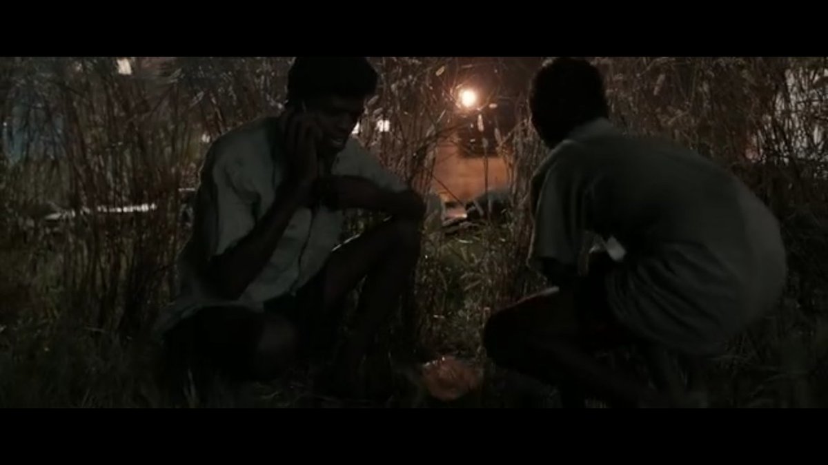 JDக்கு இந்த இடம் மோசமானது இங்க இருந்து போய்ருங்கன்னு சொல்ல அந்த பசங்க.அங்க இருக்குற போன்ல கால் பன்ன.(Letter in pocket) நம்ம குடிகார ப்ரொபெஸர் 6மணி ஆனாம.புத்தி சுவாதீனம் இல்லாம போய்ருவார்னு அந்த பசங்களுக்கு தெரியாதுலஅந்த பசங்க போன எடுத்த விசயம் அங்க உள்ளவங்கலுக்கு தெரியவர