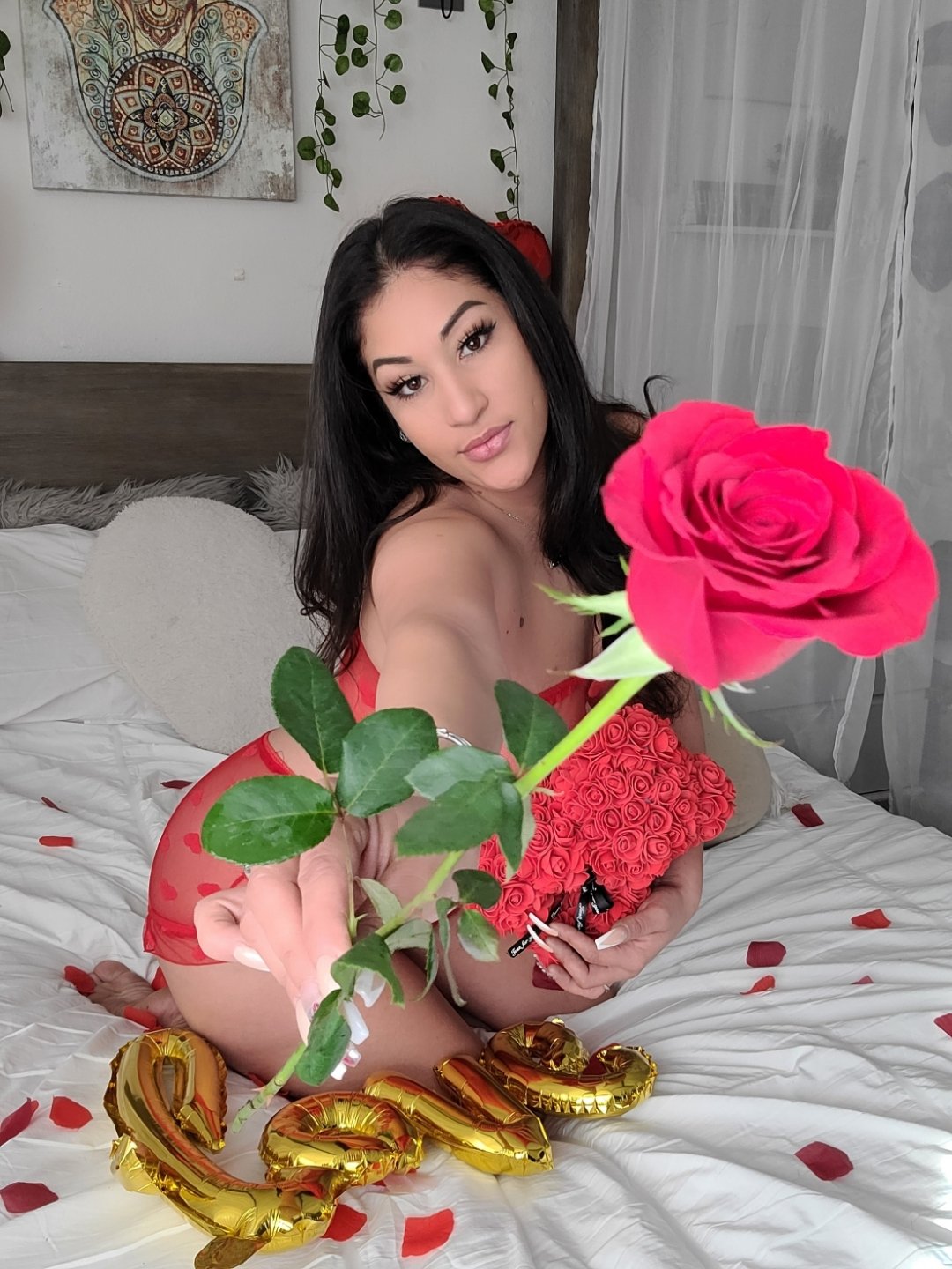 L O V E M E 🌹 https://t.co/6LQZQ8zeRH