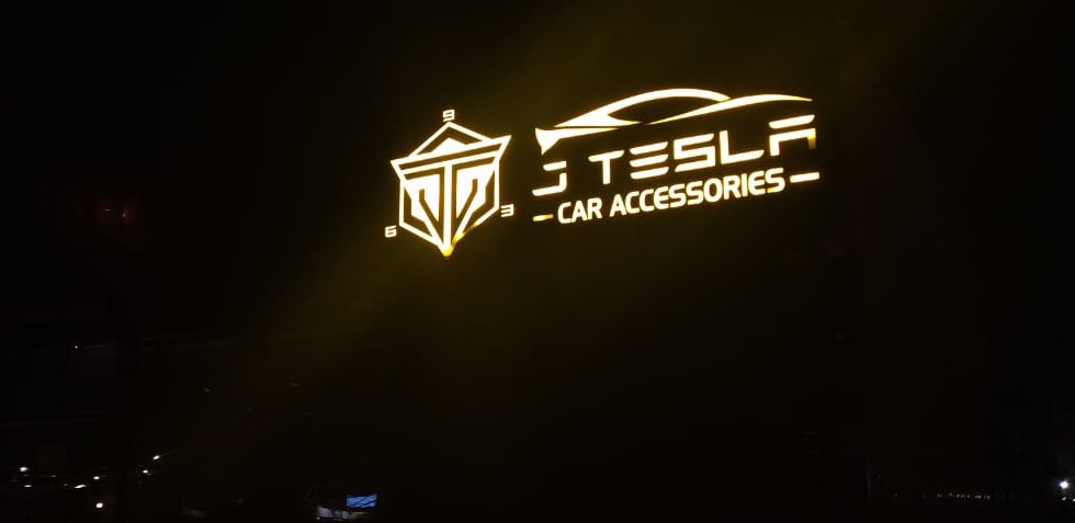 skyesportsintl's tweet photo. Welcome to Chennai! @elonmusk 

#Tesla Car Accessories available at Chennai 😅🙈 @Tesla https://t.co/OB038rLnMk