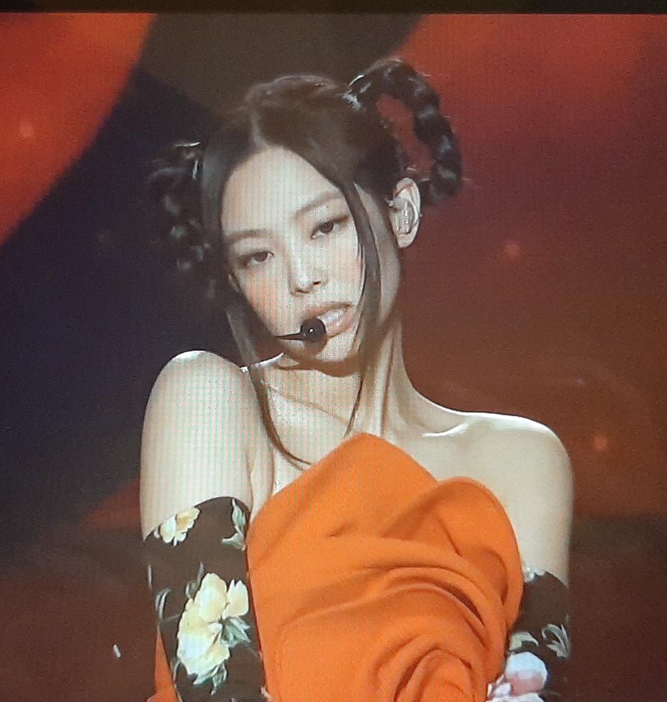 jansrubyjane's tweet photo. О божее у меня нет слов..Она доказала что она "холодная королева" #jennie #THESHOW_SOUNDCHECKLIVE #THESHOWToday #BLACKPINK_THESHOW https://t.co/xbxfbeQS8P