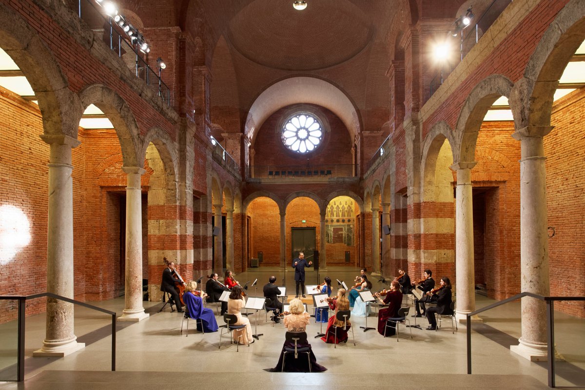 #Taufrisch auf unserem YouTube-Kanal: „Tritsch-Tratsch-Polka" op. 214 von Johann Strauß (Sohn) - Münchner Kamm... youtu.be/NpKRyrTw6yA via <a href="/YouTube/">YouTube</a>  
Jetzt reinklicken &amp; liken! 😀🎶🎇 #onlinekonzert #livestream #neujahrskonzert2021