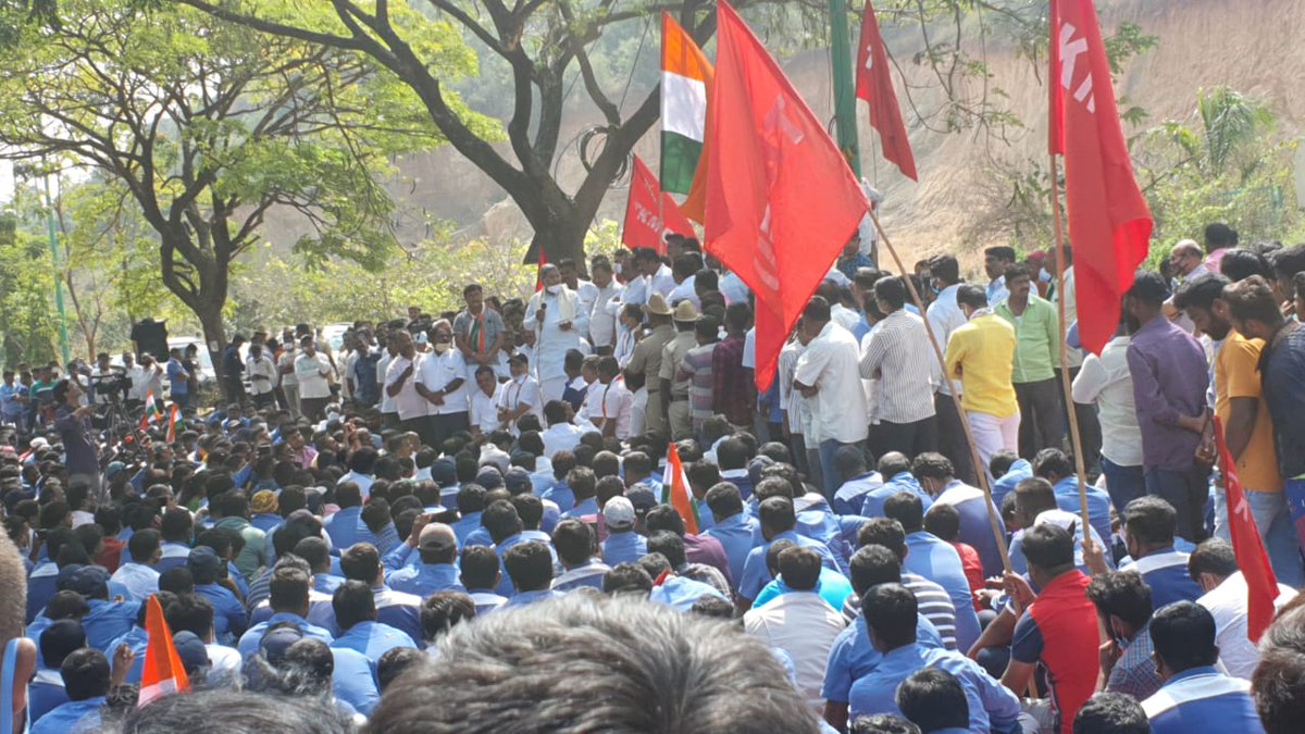 siddaramaiah's tweet photo. I will take up the issue of Toyota employees in the assembly. I urge @CMofKarnataka and labour minister to immediately resolve the issue.

5/5
#Toyota https://t.co/3dluAImV8e