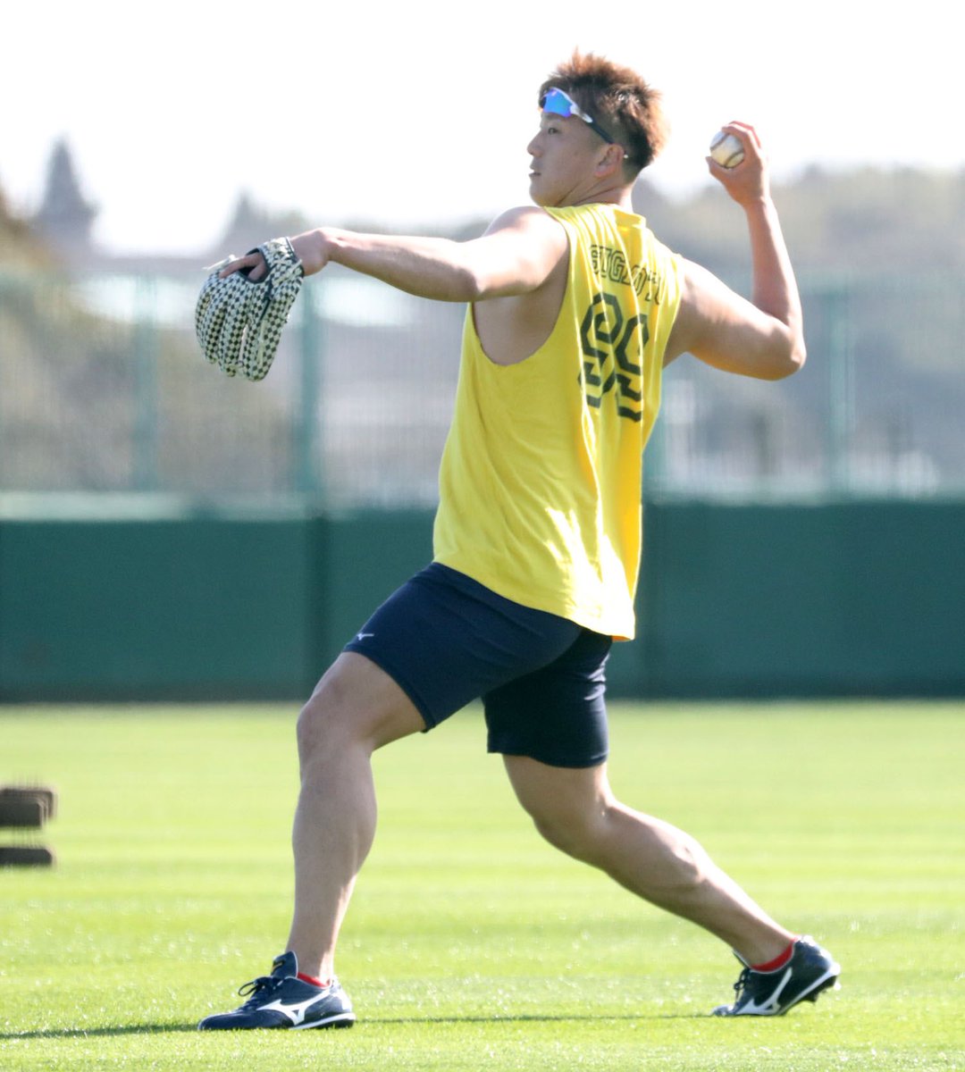 真柴健 日刊スポーツ オリックス担当 ラオウこと杉本裕太郎選手 ものすごい筋肉 練習を視察した中嶋監督は ラオウ 杉本 が半袖半パンでやっていて アホちゃうかと思った 笑い と宮崎の暖かさを表現されてました オリックス Orix