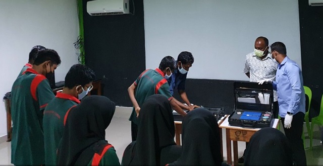 PoliceMv's tweet photo. ށ. ފުނަދޫ ސްކޫލުގެ ދަރިވަރުންނަށް ފޮރެންސިކްސް އާގުޅޭގޮތުން މައުލޫމާތު ދިނުމުގެ ސެޝަނެއް ކުރިއަށް ގެންގޮސްފި
https://t.co/XaPFiHgzFs
#FunadhooPolice https://t.co/5KVxSm6RrG