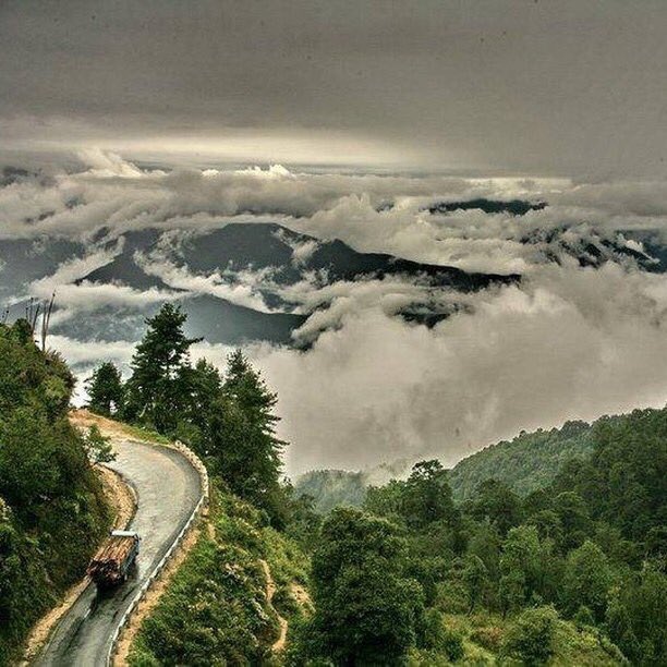 ✓ Pack your bags; I think it's time for a road trip 🙂
.
#roadjourney #roatrip #goexplore #wonderfulplaces #travelbug #wanderlust #momentsofmine #heavenlybhutantravels #bhutan