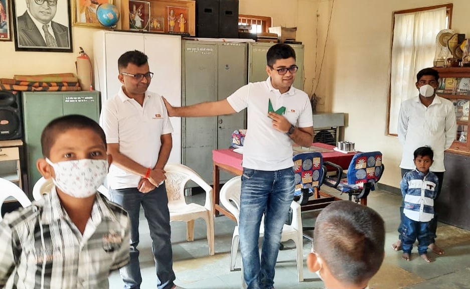 AneelMurarka's tweet image. Many #impoverished families leave their children in an #orphanage just because they don’t have enough resources. Along with son Sidhaant, spent quality time with these wonderful souls,taught them Origami &amp;amp; played games, truly a #movingexperience this #weekend. 
#AmpleMissiion