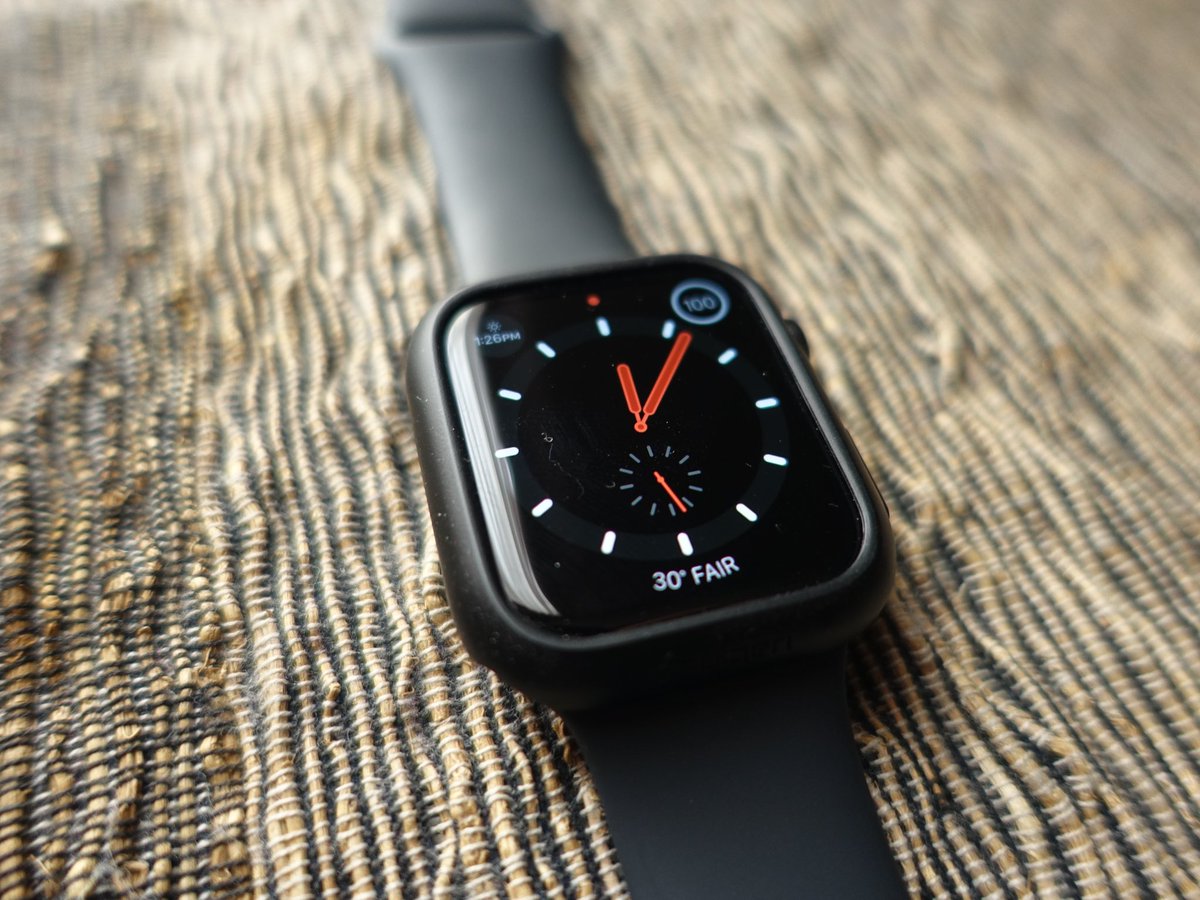 Satu lagi kelebihan smartwatch ni kita boleh tukar-tukar strap dengan lebih mudah.Mungkin perlukan 20 saat je untuk tukar strap jam.Berbanding jam biasa yang kena gunakan skru halus untuk buka dan pasang.Jadi boleh sesuaikan dengan keadaan (formal/santai/sport) atau baju.