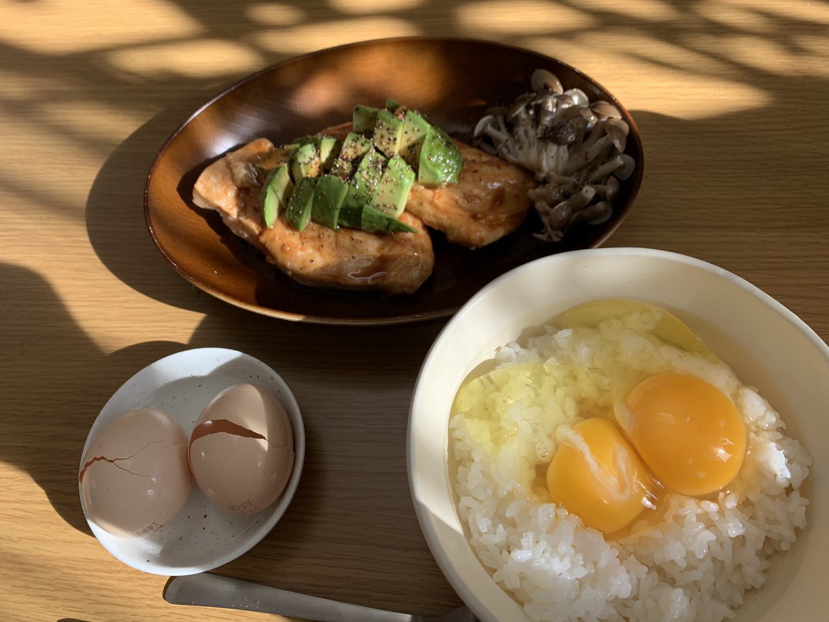 kendocooking's tweet photo. アボカドチキンステーキ

…シンジ、ダンベルを持て。材科のカンペ作りに付き合っている暇は無い。
「でも…！単位が…！！」
…構わん。
「出来ないよォ！こんなの持てる訳無いよォ！！」
…またそうやって逃げ出すのか。
「…やります。筋トレさせて下さい！」
☝️ｲﾏｺｺ https://t.co/frdzUO8b44