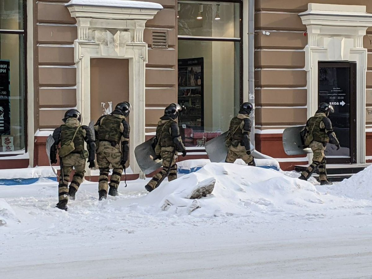 Have to find out which city, but a poignant image. sharing. Rosgvardiya. National Guard.