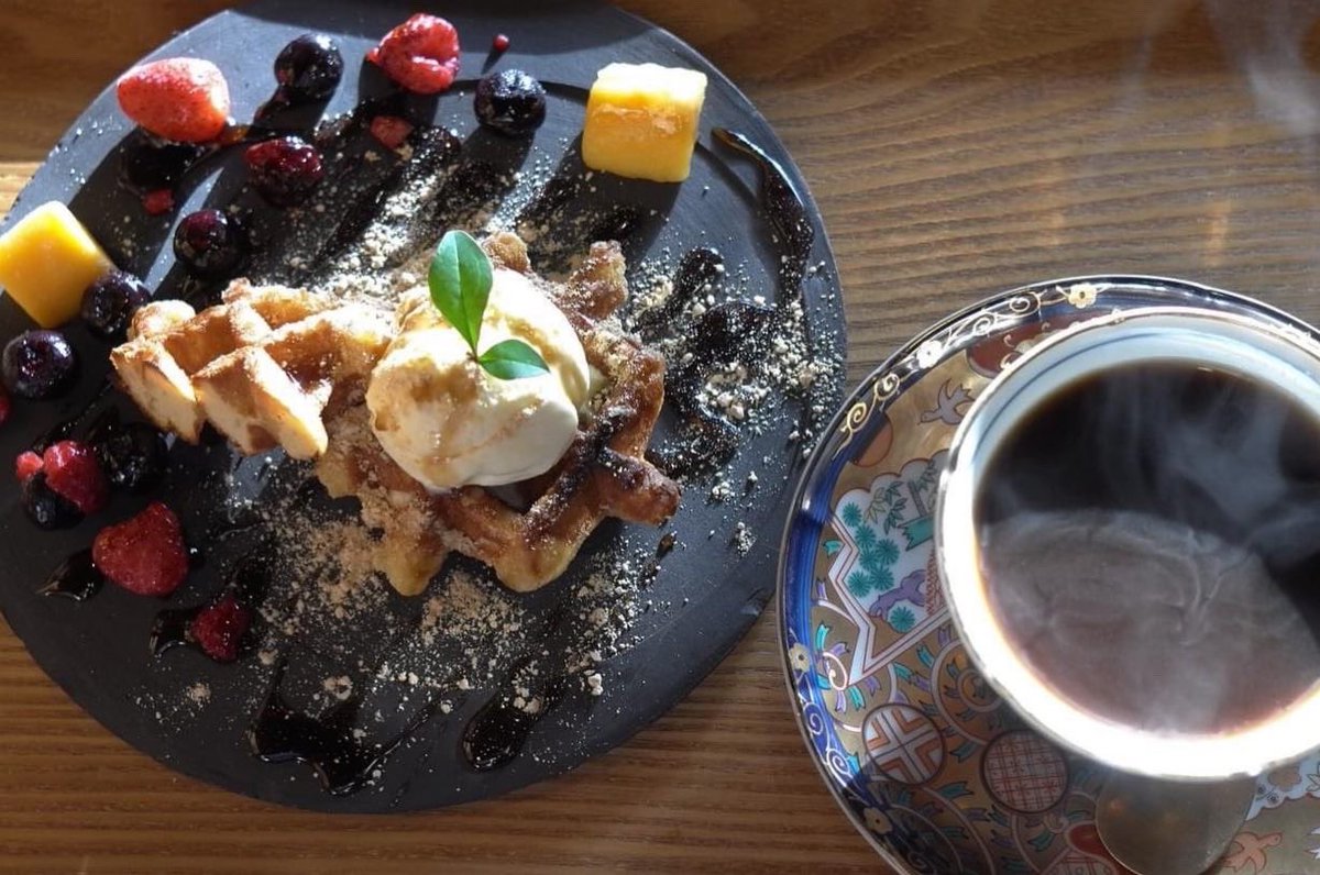 LocalCoffeeTrip's tweet photo. 【鎌倉 燕カフェ】
⠀
鎌倉の裏路地ある看板のない古民家カフェ。

https://t.co/Tt4XIQg3OV
⠀
#旅とコーヒー 
#鎌倉カフェ 
#鎌倉コーヒー 
#燕カフェ 
#古民家カフェ 
#tsubamecafe 
#燕CAFE https://t.co/kdyD36gZm4