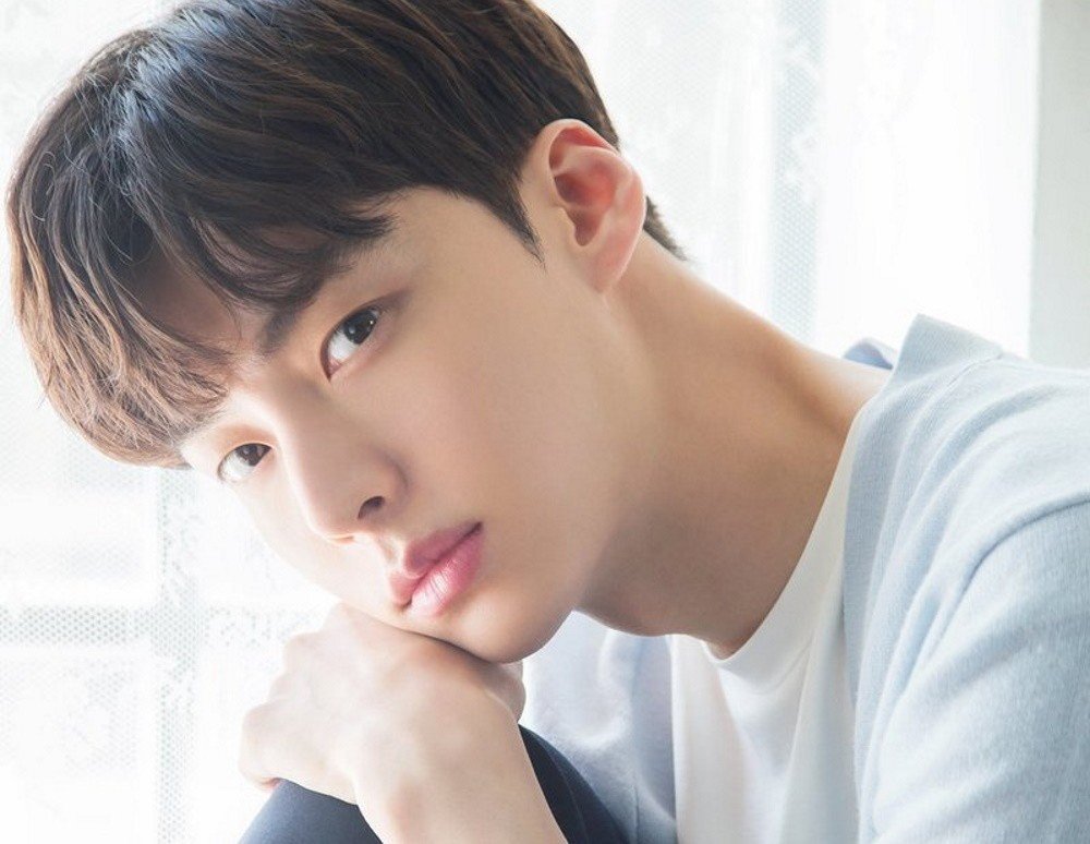 Kdramaislife14's tweet photo. Does anyone has a crush on this guy?? https://t.co/wLPGB30Ip2