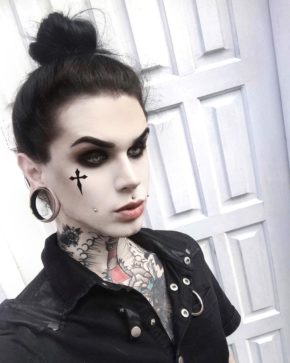 magic_markings's tweet photo. ✨INSTAGRAM GIVEAWAY! ✨
.
We are handing out x3 #magicmarkings of your choice to one lucky winner in 48hrs! Get yourself in on the magic on our Instagram
.
@kevinschepis is wearing our Cross #magicmarking https://t.co/bnPwCnAO8I
