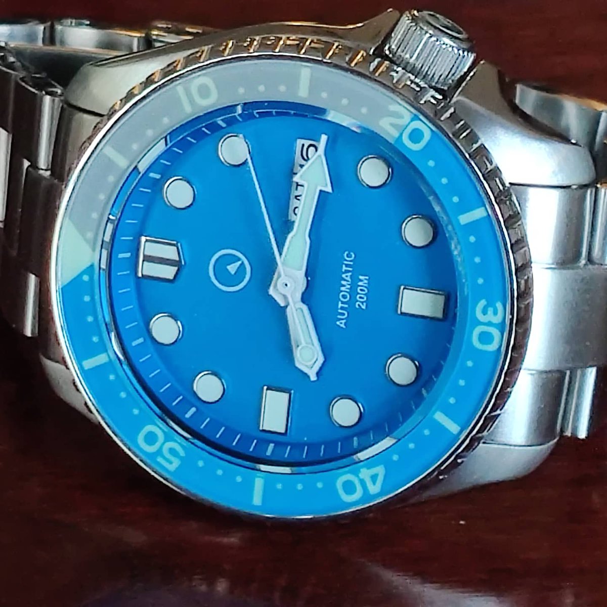 WatchYouKnow1's tweet photo. I'm gonna tell you why the Islander Diver is better than the Seiko SKX.

Watch this: https://t.co/tKn6uMpBn4

#islandwatch #longislandwatch #islanderwatch #seikoskx #skx #seiko #watchesofinstagram #nh36 #sapphirebezel #wristcandy https://t.co/wpz6HKU40Z