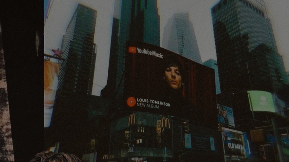1993VIBEZ's tweet photo. happy 1 year! you made it love. i'm so proud of louis <3 
#1YearOfWalls #LouisTomlinson https://t.co/pFzeAN2KtE