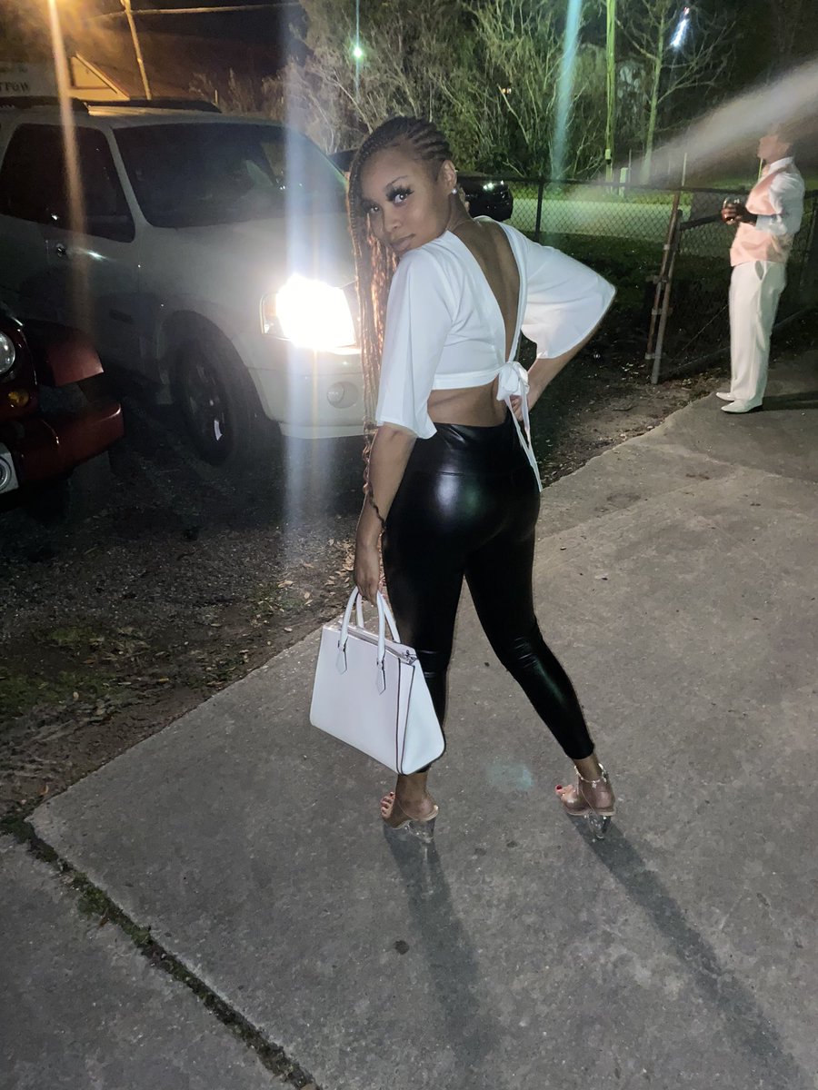 akristenk's tweet photo. they mad cause ion b tryin &amp; im  hot😋 https://t.co/Hu4wJJ78F4