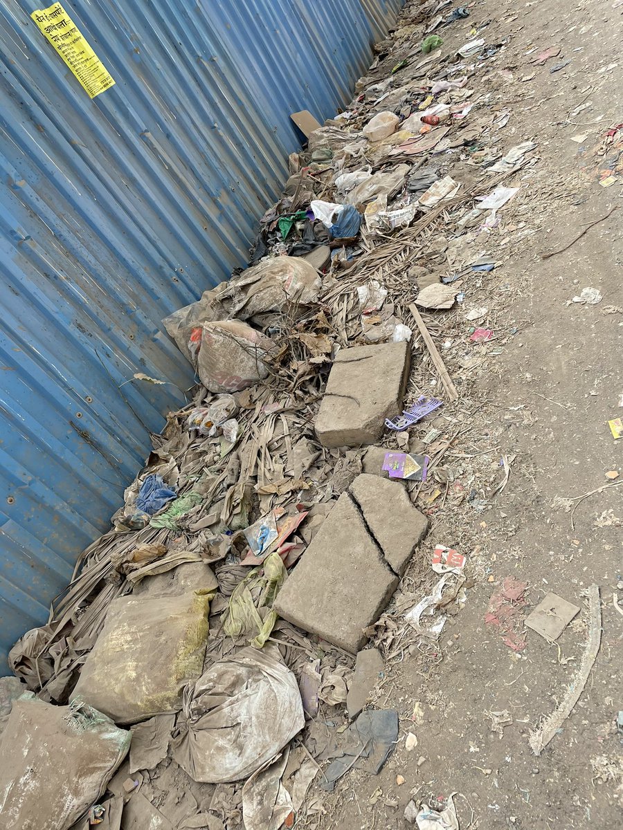scarface4ya's tweet photo. @mybmcWardKE @mybmc @swachhparle @MCGM_BMC @IqbalSinghChah2 @AUThackeray @AAI_Official no clean up done @mybmcWardKE there is garbage everywhere !? Why there is no BMC workers cleaning this space !? Need immediate assistance #savesahar ! @Francis21747076 @Batman81524642 https://t.co/eZtuTBW2Ah