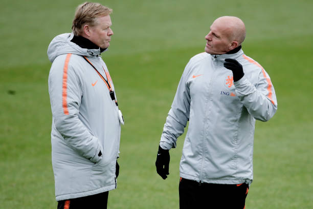 3/ Et surtout René Wormhoudt, recruté pour améliorer la force de chaque joueur. Son travail avec l'équipe de football américain des Amsterdam Admirals avait convaincu van Gaal de faire appel à lui (Il restera au club jusqu'en 2012, avant de rejoindre la sélection de Koeman)