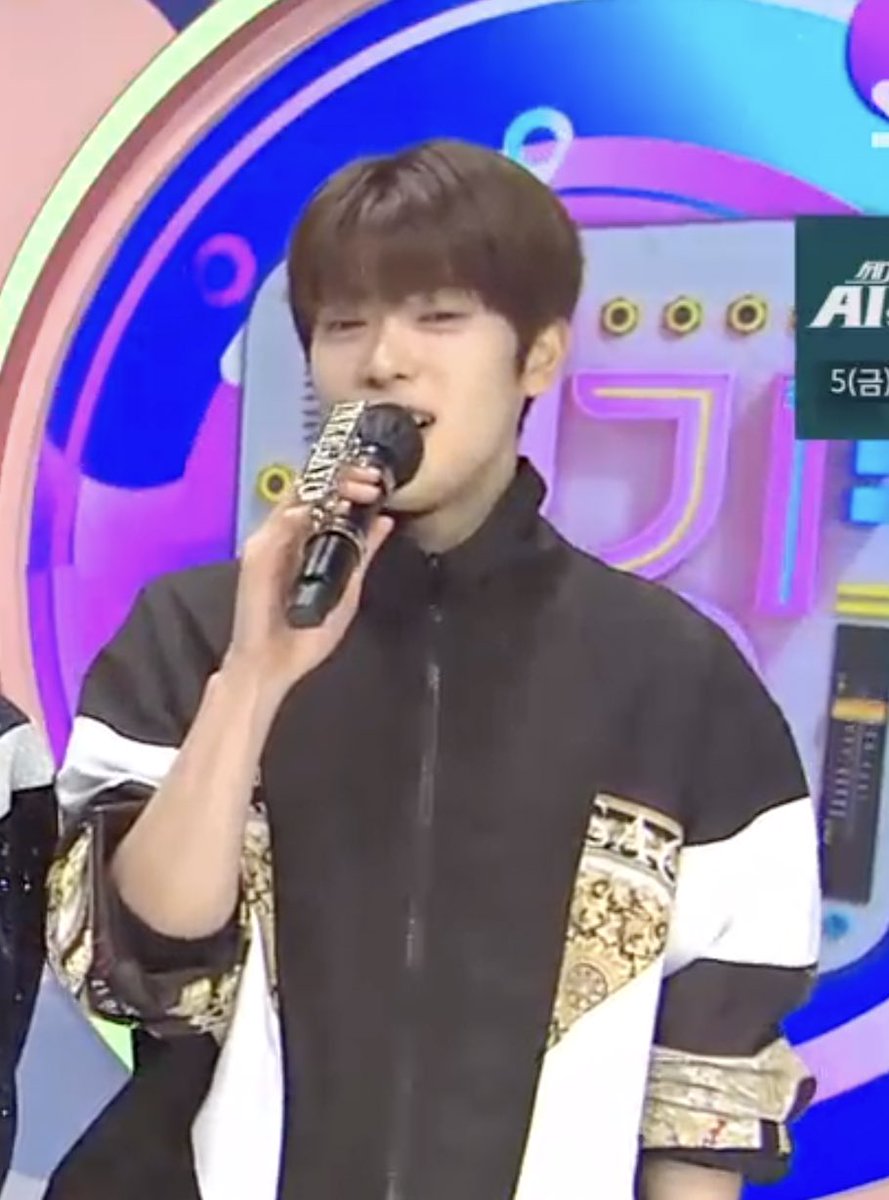 나 tweet media