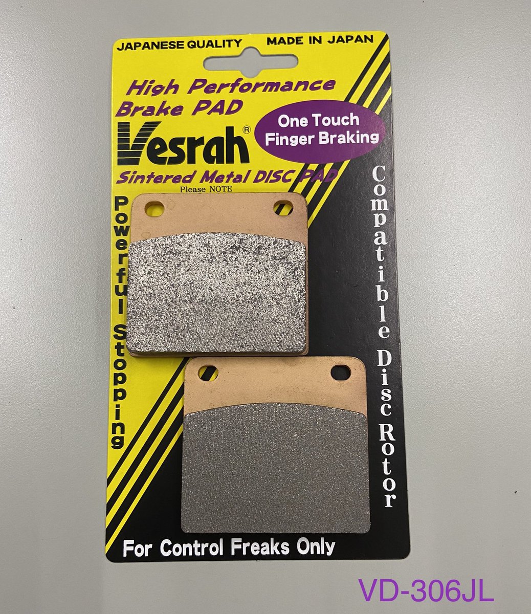 Introducing Today's item is Vintage BRAKE PAD ✨

Vesrah No:VD-306JL

Model↓↓↓

☆SUZUKI
GSX250  GS550  GS65M  GS750  GSX1000S  GSX1100S

Japanesn Name  Katana!
It's worth TRY JAPAN-MADE !!

#suzuki #SUZUKI
#motorcycle  #Katana