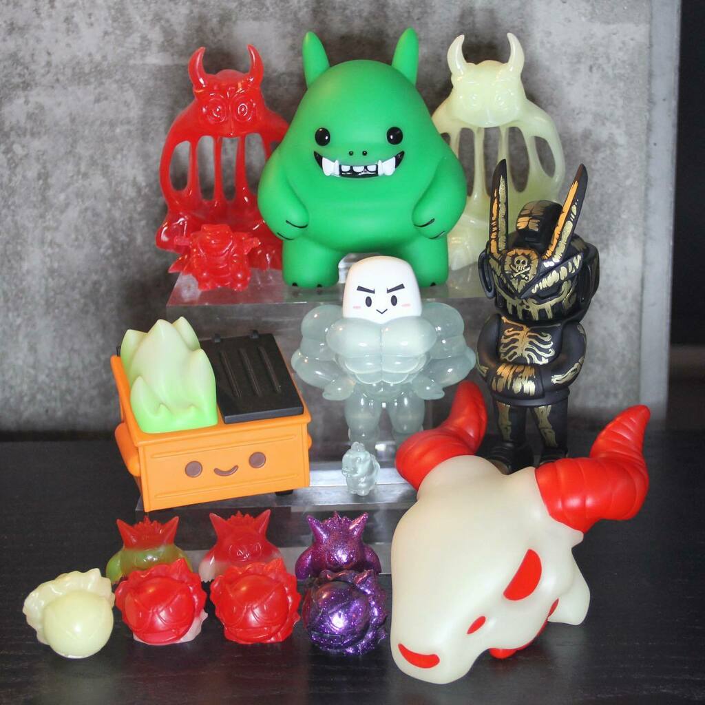 jayncoke's tweet photo. New toys comin in!
#designertoys #originalmon #soapkun #benseto #quiccs #kumkum #teq63 #100soft #dumpsterfire #colus #numbskull #myplasticheart #toysaurus #ghostbusters #pokemon #kenner #glowinthedark #realghostbusters #entertainmentearth #designerresin… https://t.co/McURvmRG7e https://t.co/kFrDsh0rZe