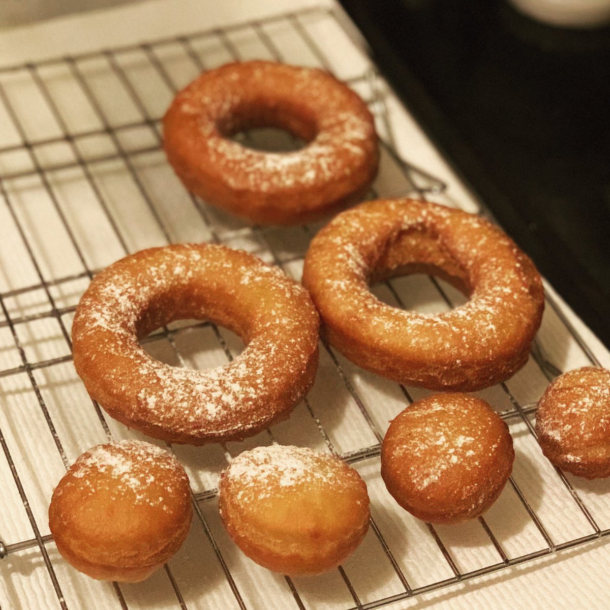 shesparticular's tweet photo. Blizzard conditions = late-night snow-nuts 🍩 #FirstTimeBakes #ActuallyFried #Doughnuts #Donuts #Delicious https://t.co/sXHCkXnozl