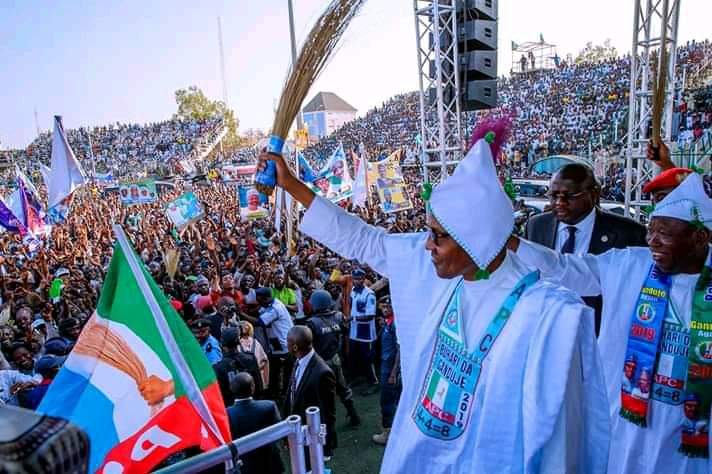 MalaTujjani73's tweet photo. #2YearsMemory.
President @MBuhari attends Campaign rally in Kano State on 31st Jan 2019, @GovUmarGanduje PHOTOS:📸 @BayoOmoboriowo https://t.co/c2lzK4xzGK