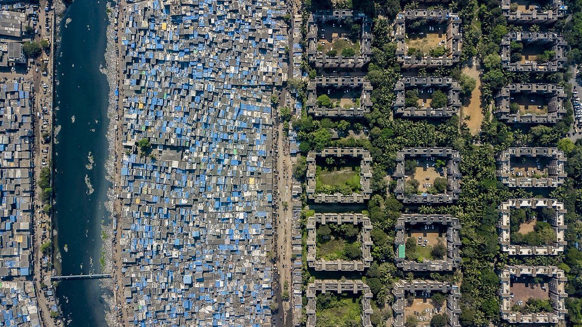 ArchDaily's tweet photo. .@Unequalscenes Photographs Social Inequality From The Sky https://t.co/nVh1vHf6FF https://t.co/hc2kzLXwmE