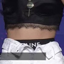 327BSP's tweet image. เอาด้ายกับเข็มมา จะเย็บกระดุมกางเกงให้ลูกสาว 
ไปเอาม๊าา!
#THESHOWToday