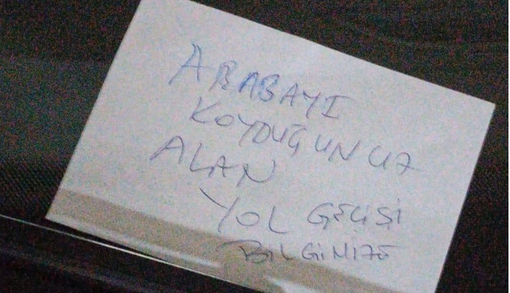 Ordu Ünye'de aracını hatalı park eden kişi Yargı mensubu olunca, cama uyarı notu yazan komşu gözaltına alınıyor...şaka gibi...