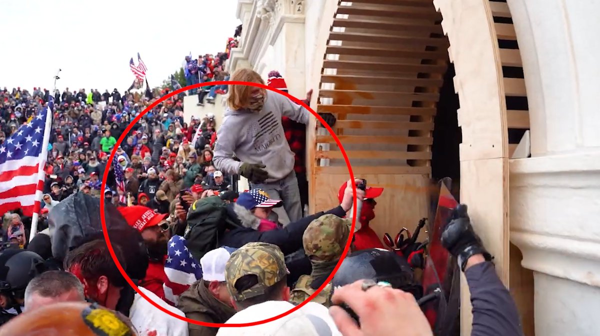 This insurrectionist is wearing the same hat as FBI BOLO #35-AFO, but the coat is different. He uses a chemical irritant on federal officers.  #FindThatLawBreaker