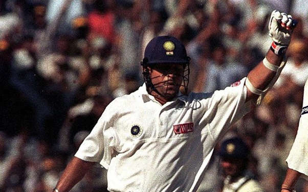 Thread. 31 Jan 1999. A tale of blood and tears, perhaps the greatest innings & the saddest tragedy of the splendid career of  @sachin_rt . A match that will continue to be inconsolable heartbreak, in spite of the many monumental feats before and after. #cricket  #onthisday