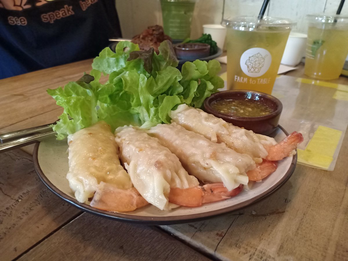LiTa_Eh's tweet photo. อร่อยแบบเวียนว่ายตายกิน 😋
🍽️ #FarmToTableHideOut 🍛
#แกงคั่วกุ้งใบชะพลูข้าวกล้อง
#ซี่โครงหมูอบ
#เกี๊ยวห่มหมูน้ำจิ้มซีฟู๊ด (เมนูใหม่)
#น้ำมะปี๊ด
#มัชฉะปั่น
@HanoySunee @pokka_pu https://t.co/QNcrMc7kgd