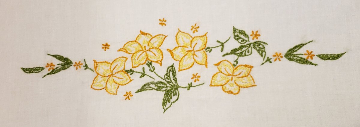 quilts_more's tweet photo. Vintage Floral Embroidered Pillowcase, White Pillowcase, Yellow Flowers With Green Leaves, Retro Bedding Style, Needlepoint, Floral Bedding https://t.co/hExUYJsVmZ #Etsy #ImagineQuiltsAndMore #FlowerEmbroidered https://t.co/WMsLu2s5D3