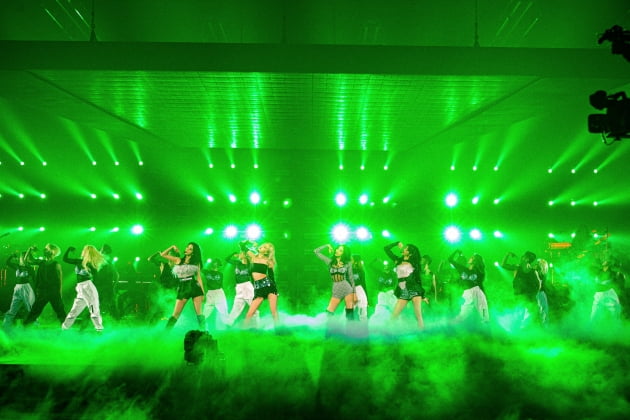 cyanblink's tweet photo. BLACKPINK: THE SHOW https://t.co/f43HD6BNdq