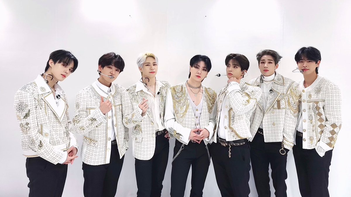 VICTON_gall's tweet photo. 첫 정규앨범 활동 3주동안 수고많았어 ❤️
보내주기 아쉬운 What I said ,, 🥺
활동하는 내내 너무너무 행복한 하루하루 였어 모두 빅톤 덕분이야 💛💙

#앞으로도_계속될_빅톤의_목소리
#The_future_is_VICTON https://t.co/J3ulXuLnAz