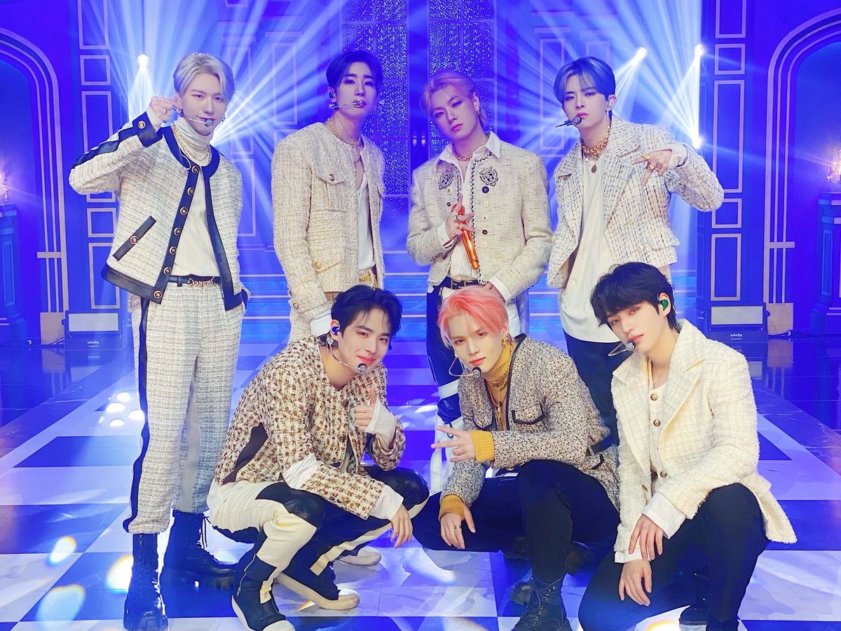 yoonlangyoon's tweet photo. thank you for giving us this era #VICTON 💙💛 
from start to finish..
to the moon and back..
from left to right..
up and down..

WE LOVE YOU SO MUCH ❤️
@VICTON1109 @NewWorld_VICTON
#빅톤
#앞으로도_계속될_빅톤의_목소리
#The_future_is_VICTON https://t.co/0ZqnKa5EIq