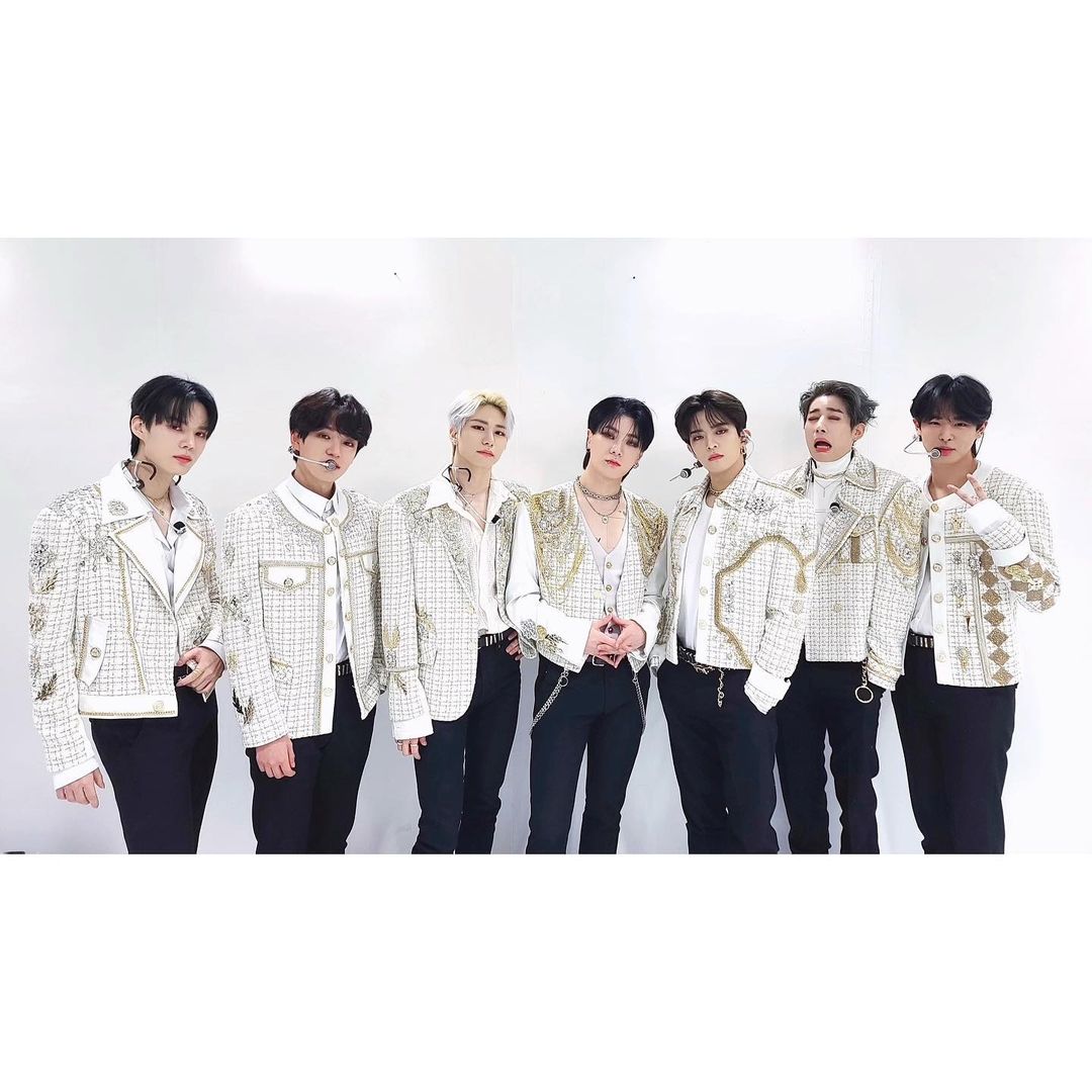 eshs486's tweet photo. 덕분에 21년도의 시작을 행복하게 출발했어
이래도 되나 싶을정도로 많이웃고 미소가득했어
일곱빛깔 빅토니들도 그랬길 바래 정말로~
3주의 좋은추억 잊지못할 추억 남겨줘서 고마워
많이많이 사랑하고 많이 아끼고 사랑만땅줄게😘
#앞으로도_계속될_빅톤의_목소리
#The_future_is_VICTON https://t.co/4SRIYNgpyF