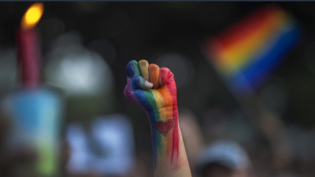 aratbaris_'s tweet photo. “İnsan haklarını inkar etmek, insanlığa meydan okumaktır.”

Nelson Mandela

#LGBTİHaklarıİnsanHakları https://t.co/l3CkTWJvOm