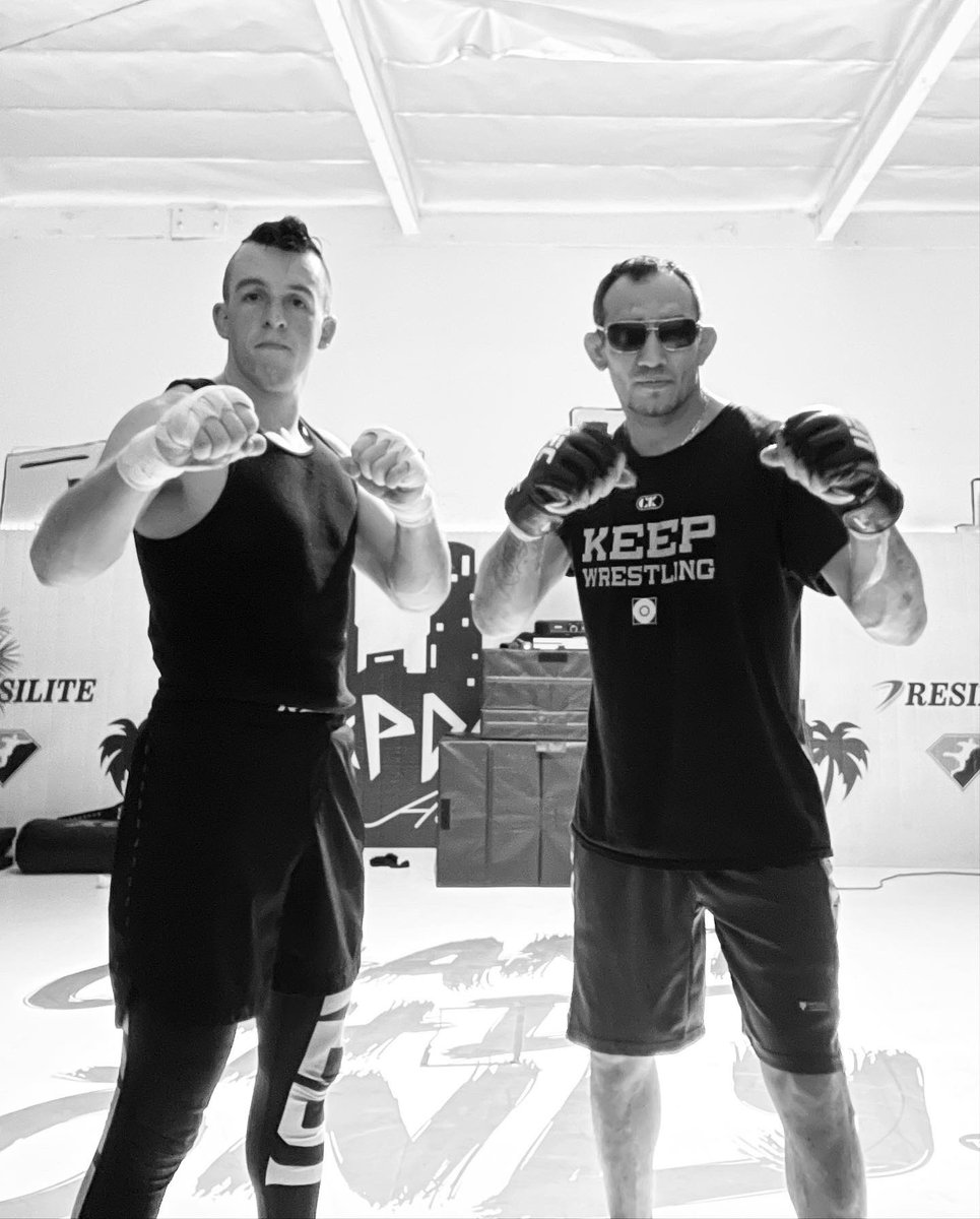 TonyFergusonXT's tweet photo. “Punched🥊Out” Great Week Of Training # 1stRuleOfFightClub 🧼 ⚔️🕶 Champ Shit Only™️ 🇺🇸🏆🇲🇽 # AnnndTodayWas SupposedToBeEasy *mack* 🤦‍♂️ https://t.co/FuSx7Nx4m6