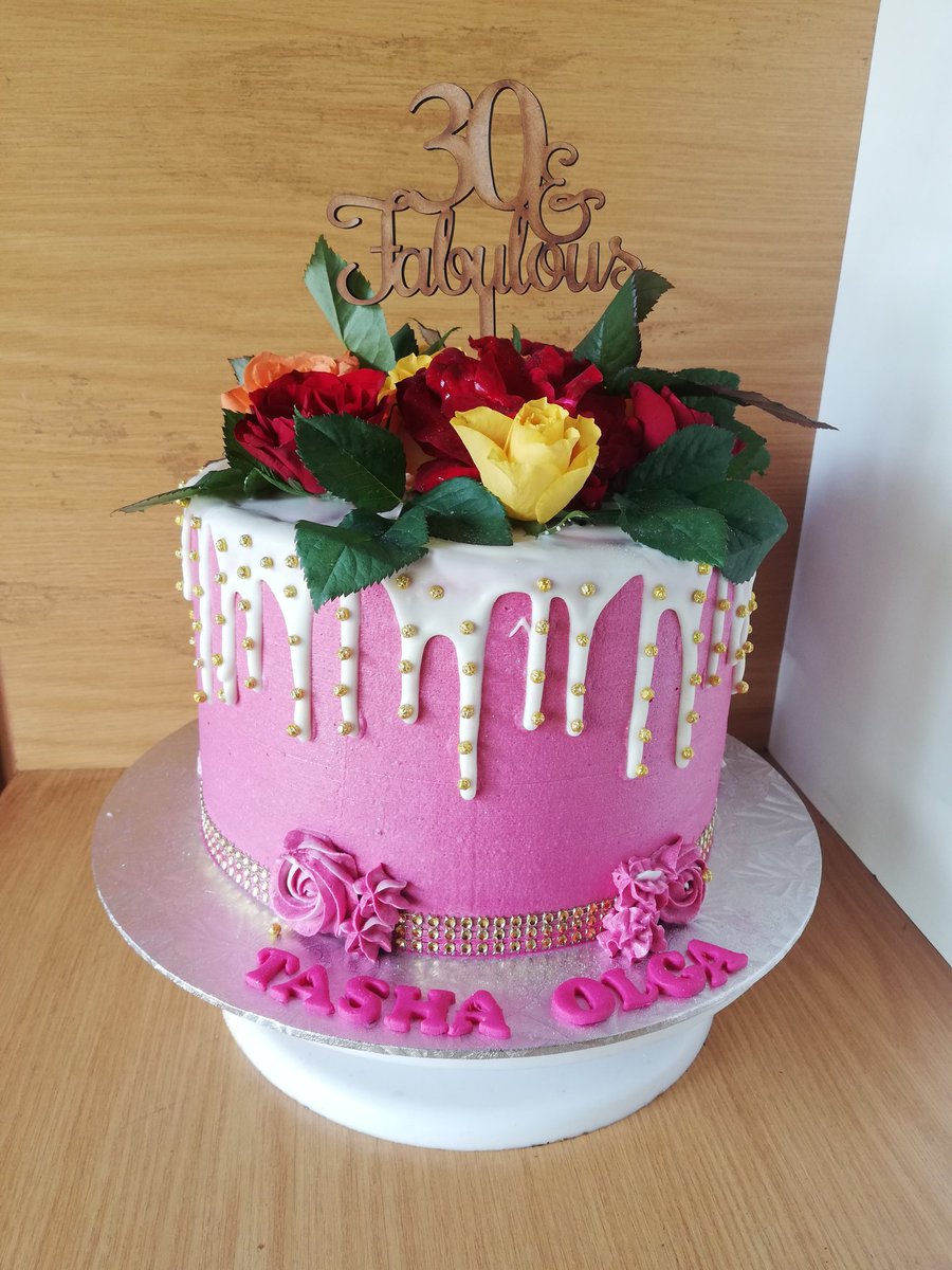 JanomeC's tweet photo. @kagisodoc Hi guys. Im in the cakes and catering services based in Mamelodi in Pretoria East. You can contact us on whatsapp@0727820560 or 0846802642. We also do deliveries around Pretoria and do cake consultations on whatsapp. https://t.co/Ck2ANE27RC
