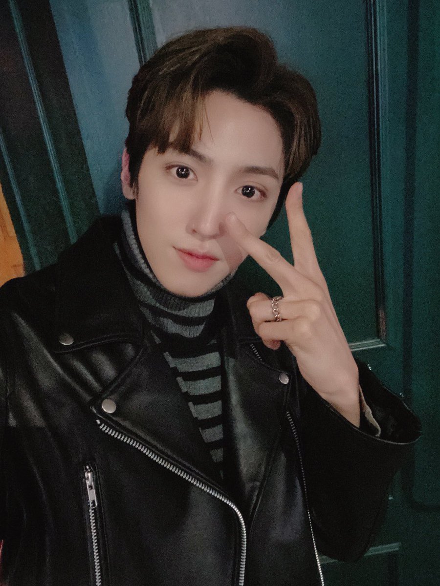 ptg__u's tweet photo. 大好きなうそく
お誕生日おめでとう👏
今年も出遅れつつだけどお祝いできた…
幸せに��顔で過ごしてね🥺💖

#OurPenjelbeWOOSEOKDay 
#우석_태어난_그해그달그날 https://t.co/aZShRv7mvw