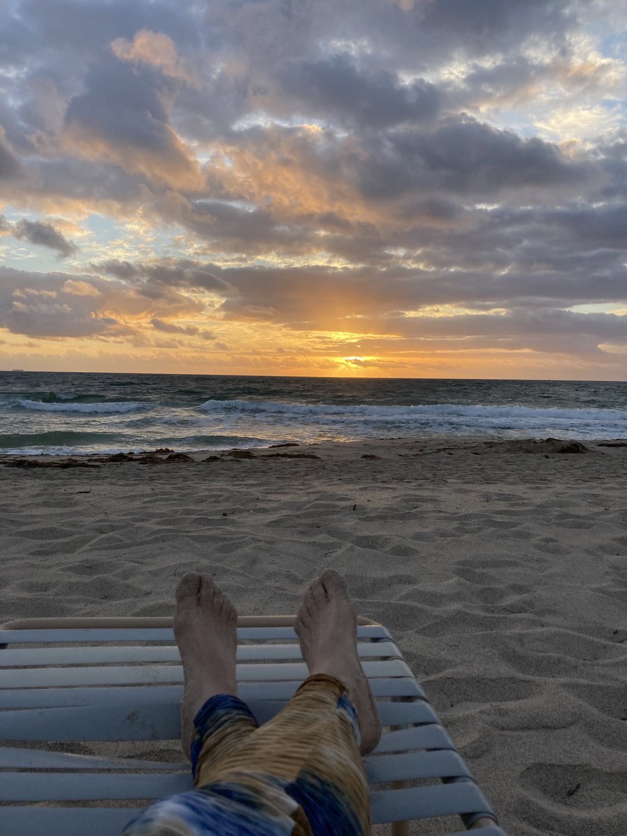 StirnSally's tweet photo. Bye bye January! https://t.co/FlcEdQM5VP