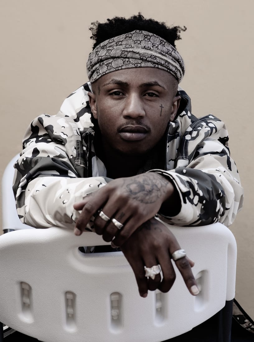 BeeCeeForty5's tweet photo. eMtee will be handling his telephonic 📞 interview with @MsCosmoSA tonight 19H00 on #TheStirUp @5FM #iThemba @emteerecords https://t.co/slzRo6zHOx https://t.co/vqNK6u5XtT